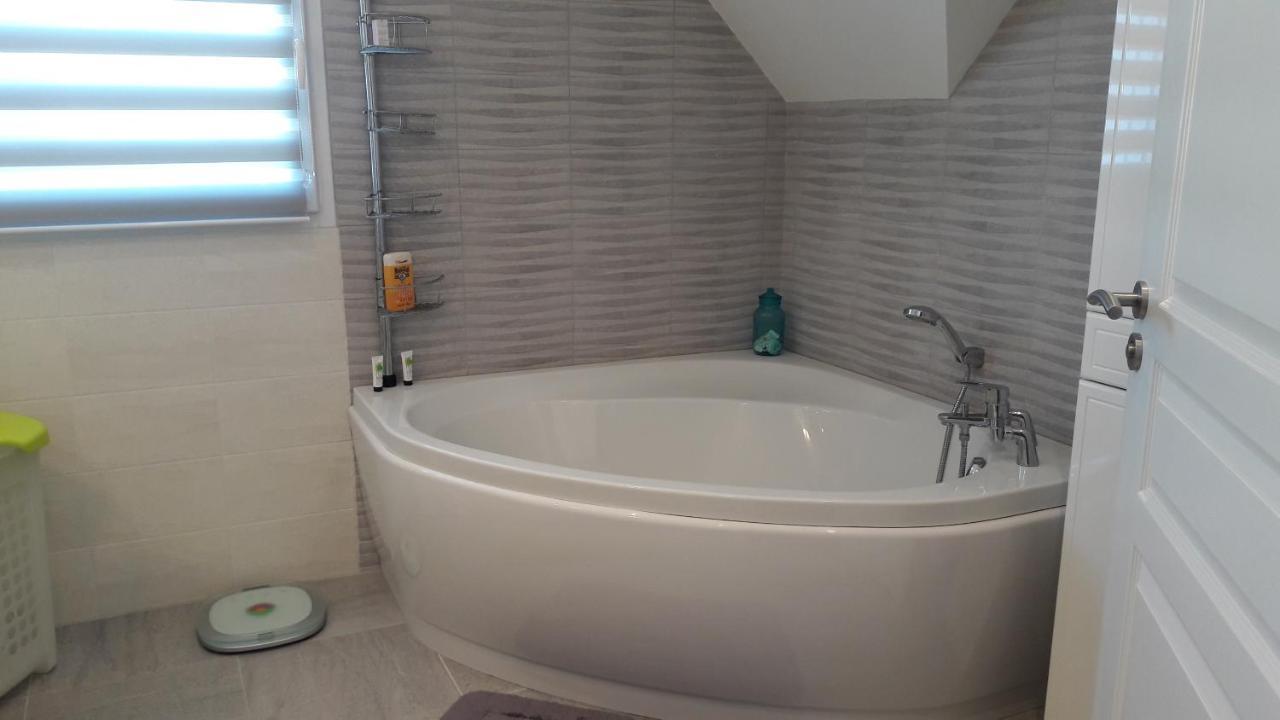 Bed and Breakfast Chez Mt Et Jr Vannes Exterior foto